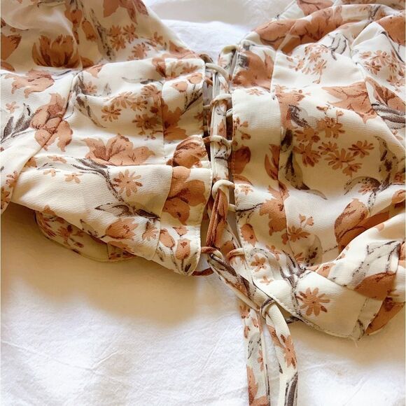 Beautiful two piece mini skirt set - Picture 9 of 11